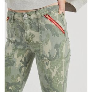 Etienne Marcel Denim Skinny Camo Capri Jeans 28 Green Slim Cropped Pant